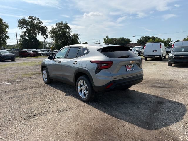 New 2026 Chevrolet Trax LS w/ LS Convenience Package FWD image 9