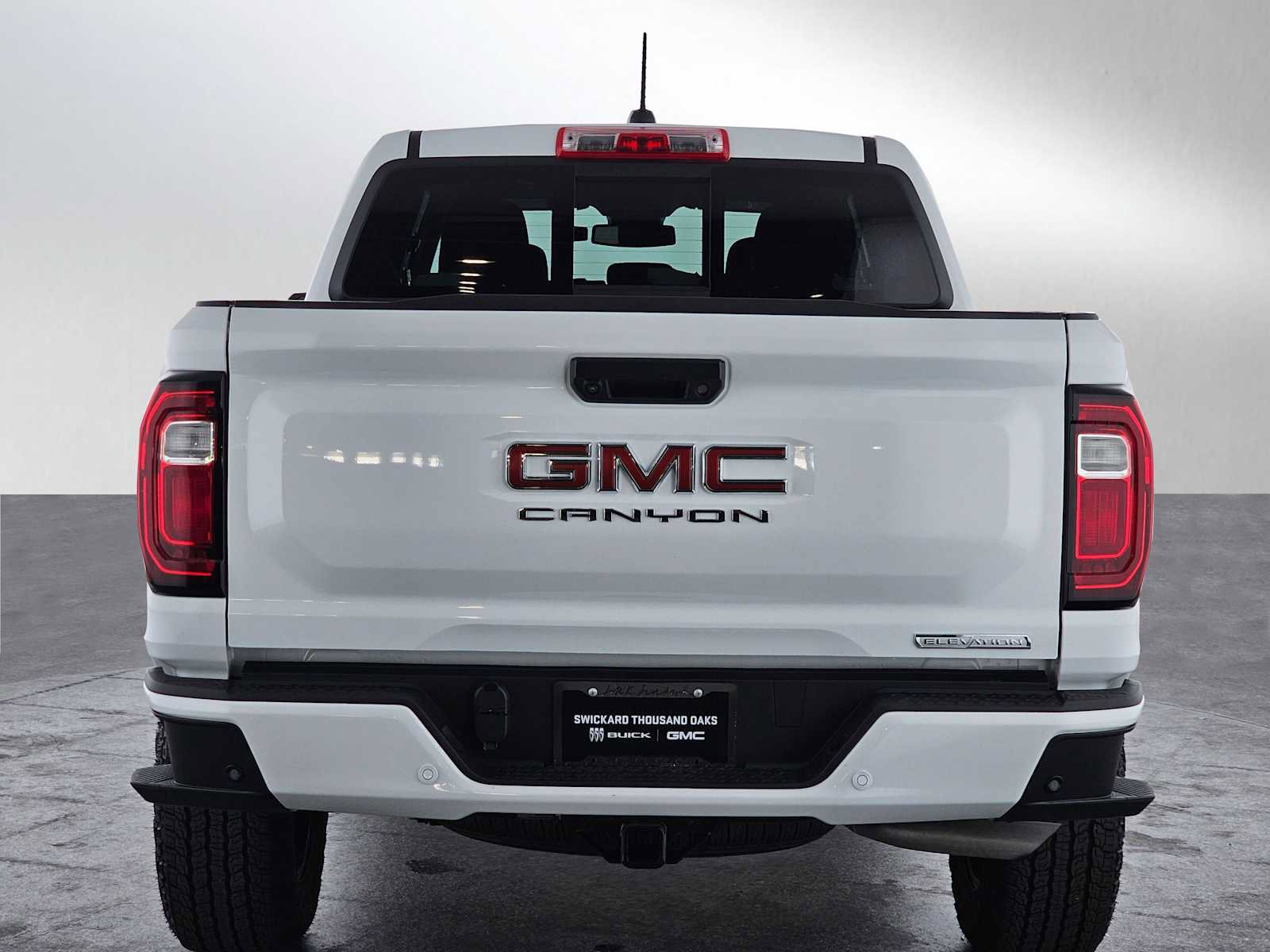 Used 2024 GMC Canyon Elevation w/ Convenience Package image 4