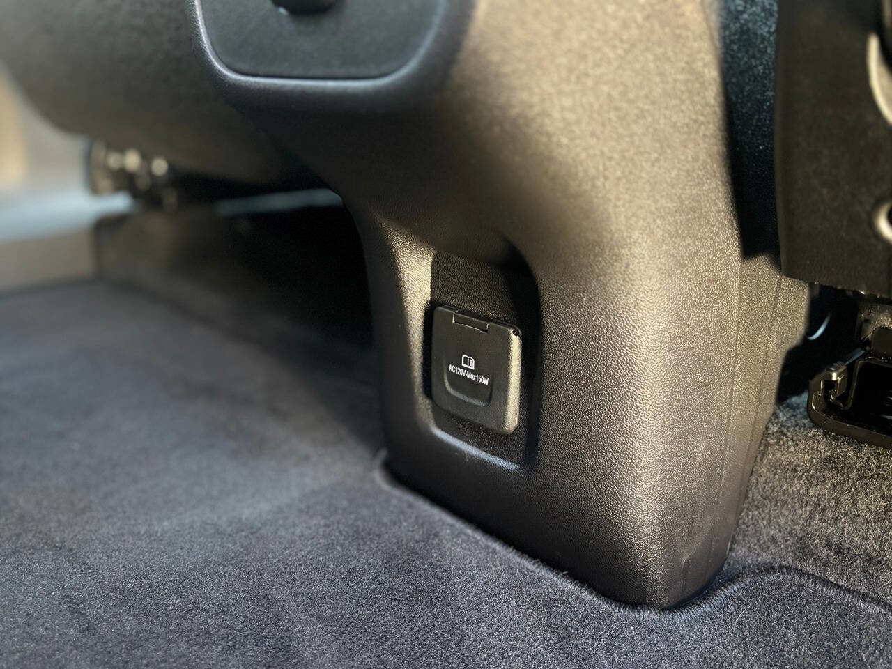 Used 2024 GMC Terrain SLT image 19