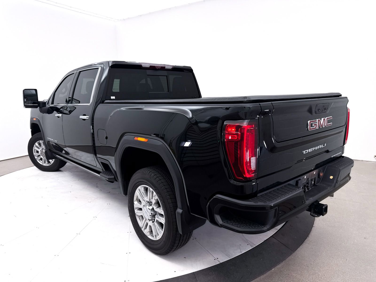 Used 2021 GMC Sierra 2500 Denali w/ Denali Ultimate Package AWD/4WD image 2