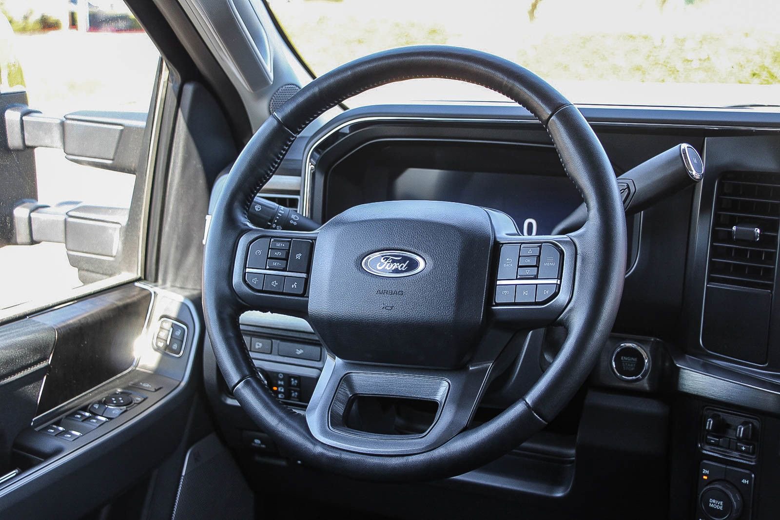 Used 2024 Ford F250 Lariat w/ Chrome Package image 14