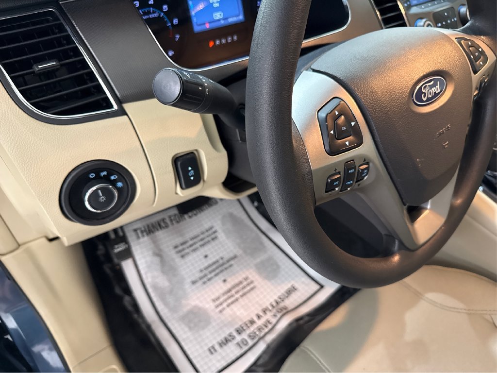 Used 2018 Ford Taurus SE FWD image 35