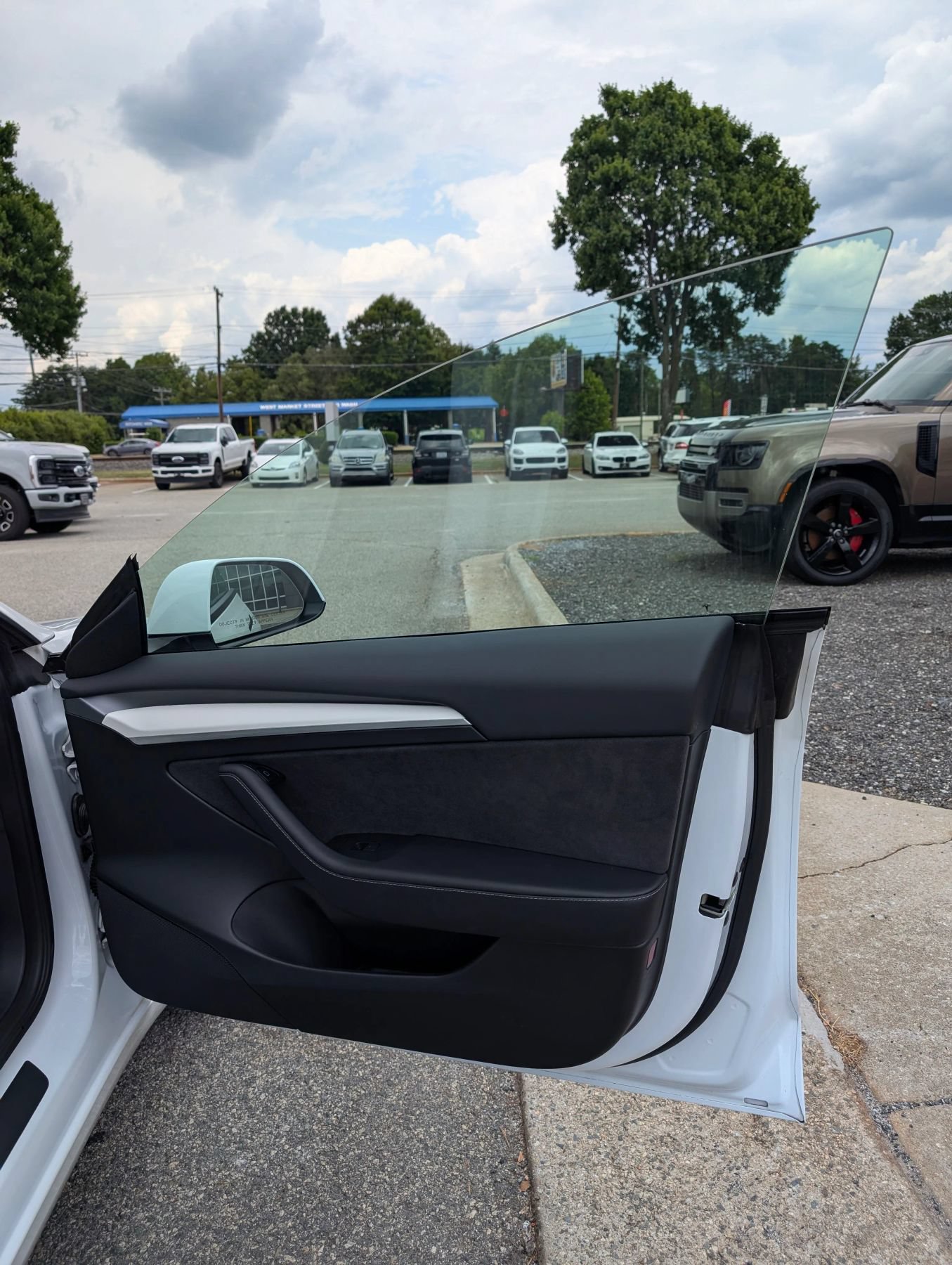 Used 2023 Tesla Model 3 Standard Range RWD image 17