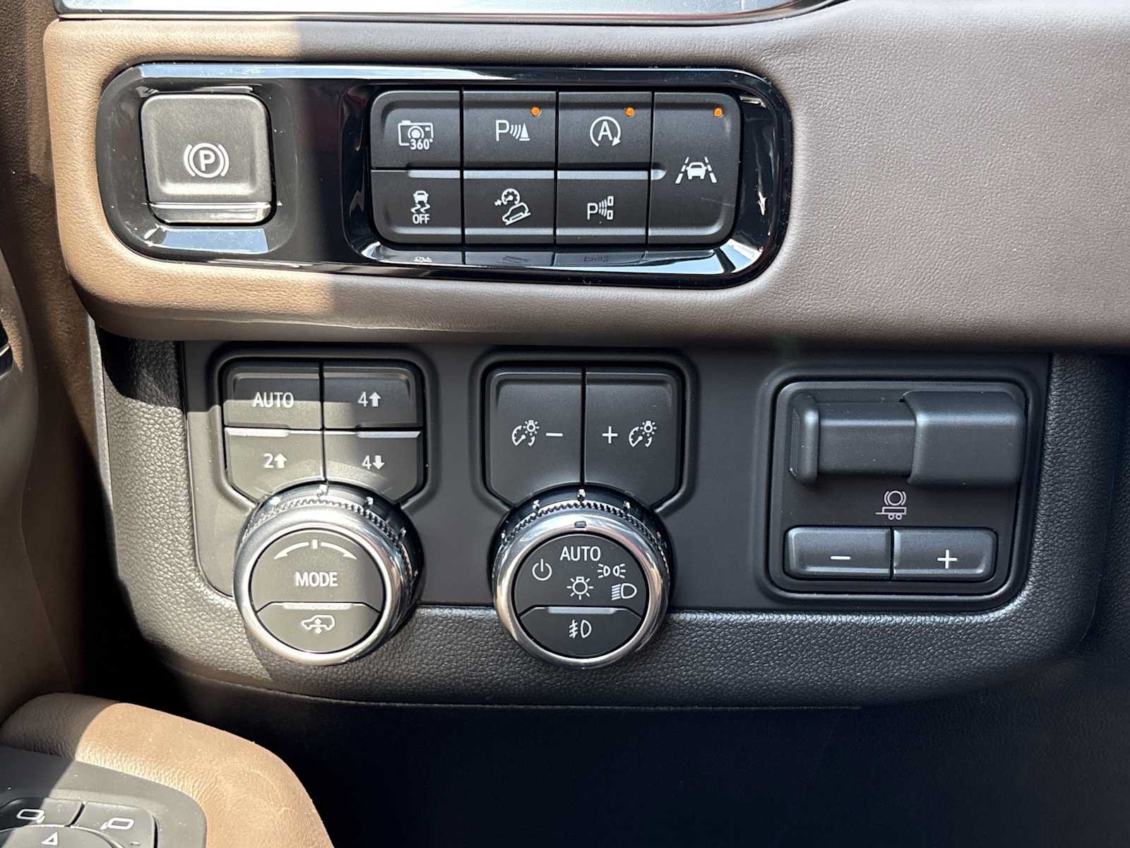 New 2026 GMC Yukon XL Denali Ultimate AWD/4WD image 11