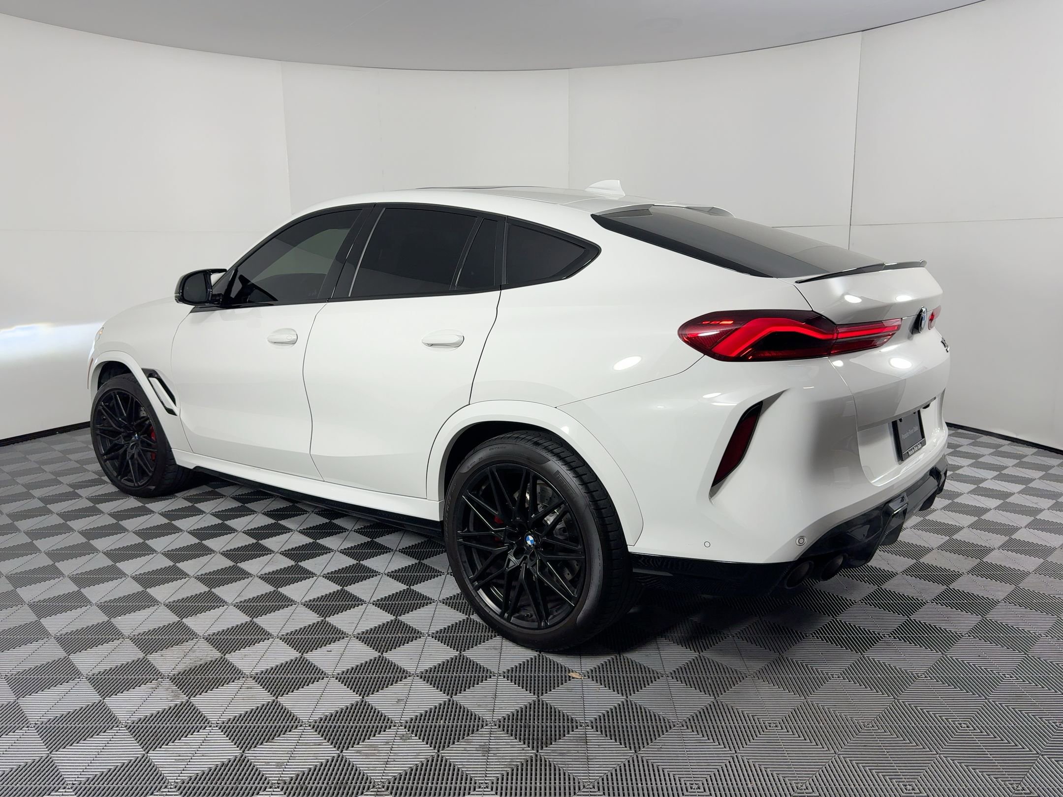Used 2021 BMW X6 M w/ Competition Package image 3