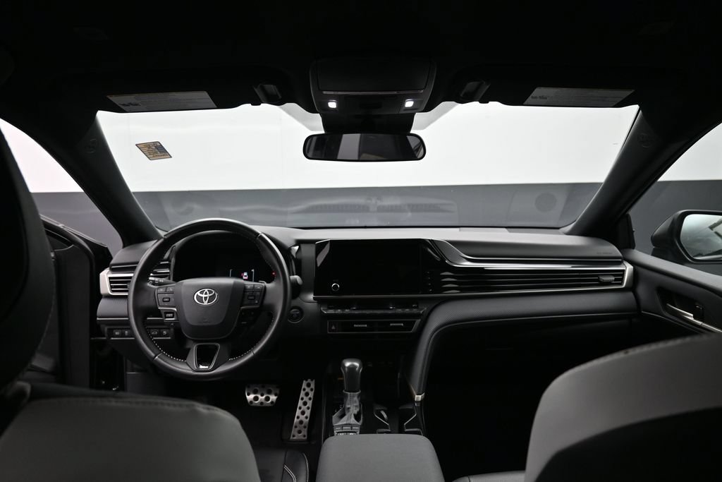 Used 2025 Toyota Camry SE FWD image 26