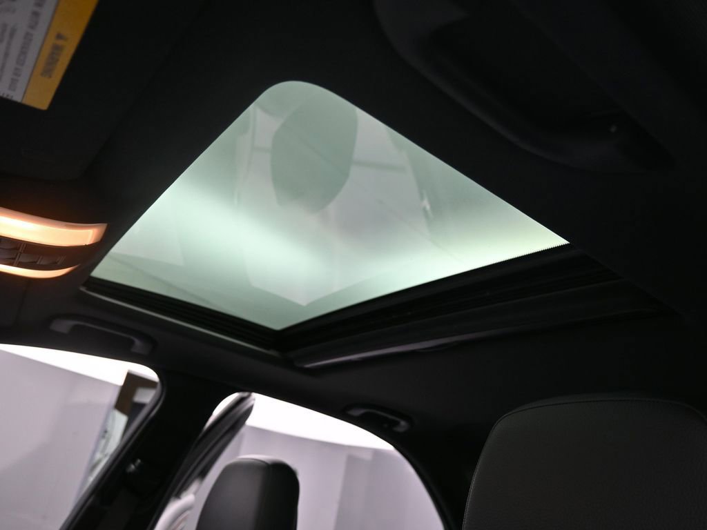 Used 2013 Mercedes-Benz C 300 4MATIC Sedan image 23