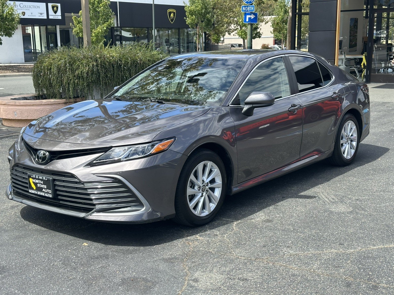 Used 2023 Toyota Camry LE FWD image 3