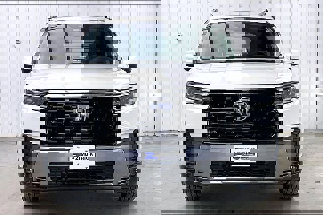 New 2026 Honda Pilot Touring image 3