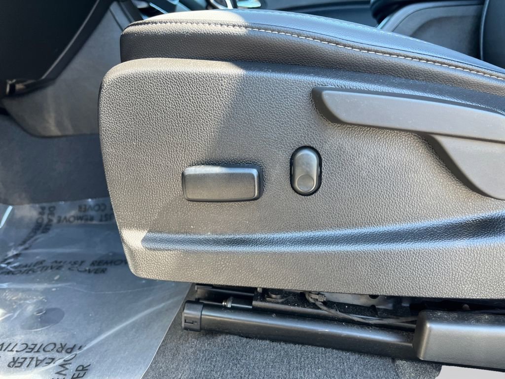 Used 2022 Chevrolet Colorado Z71 AWD/4WD image 16
