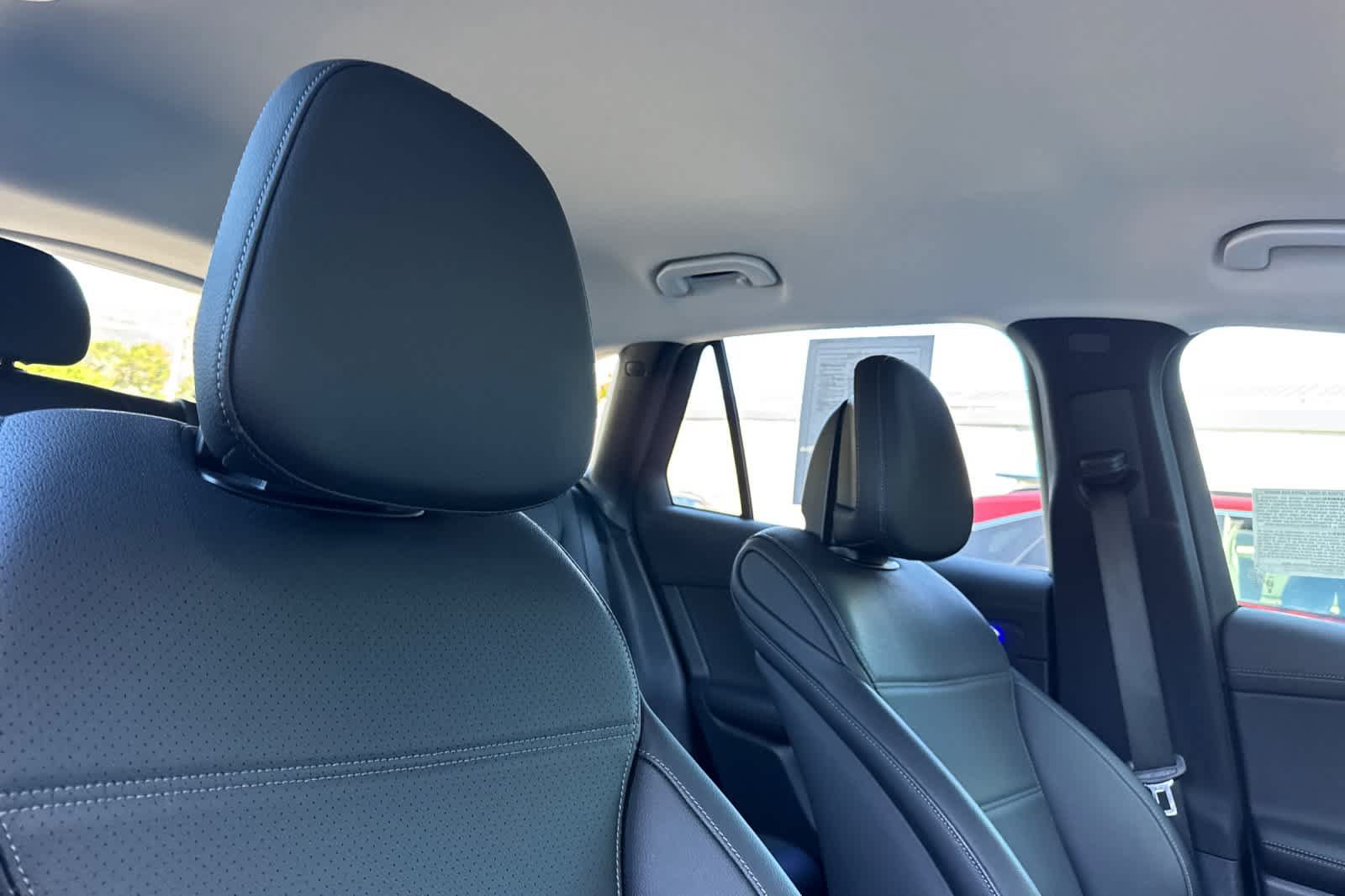 Used 2025 Mercedes-Benz GLC 350e 4MATIC image 18