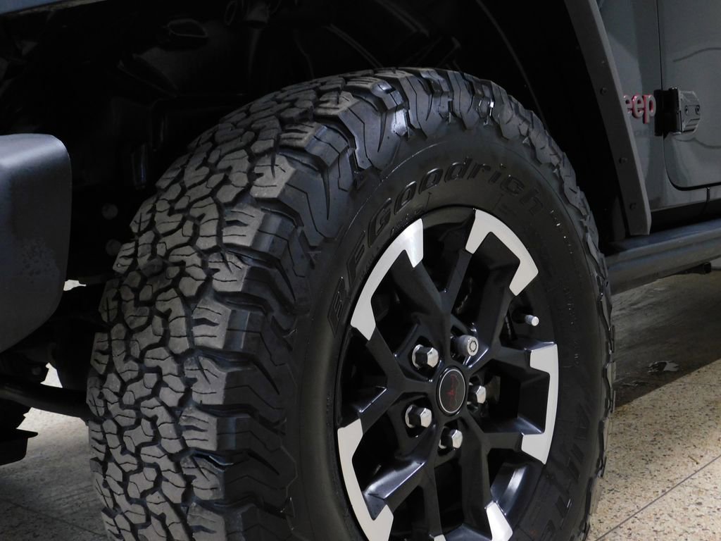 Used 2024 Jeep Wrangler Unlimited Rubicon w/ Technology Group AWD/4WD image 22