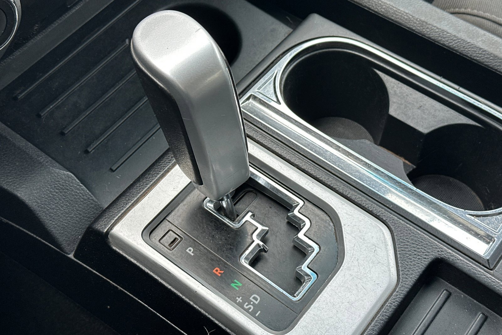 Used 2017 Toyota Tundra SR5 w/ TRD Off Road Package image 16