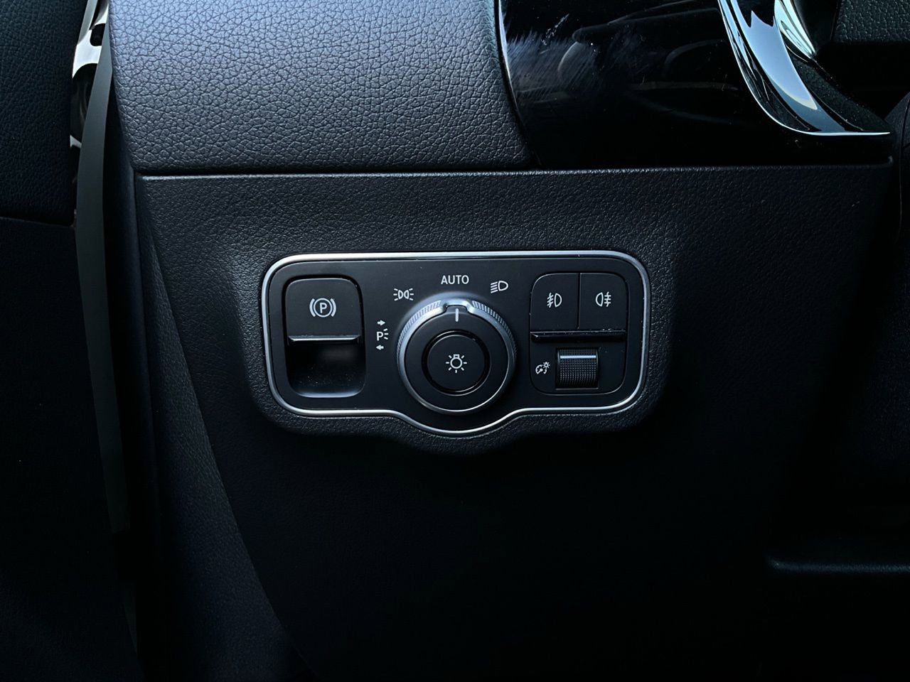 Used 2025 Mercedes-Benz GLA 250 4MATIC image 25