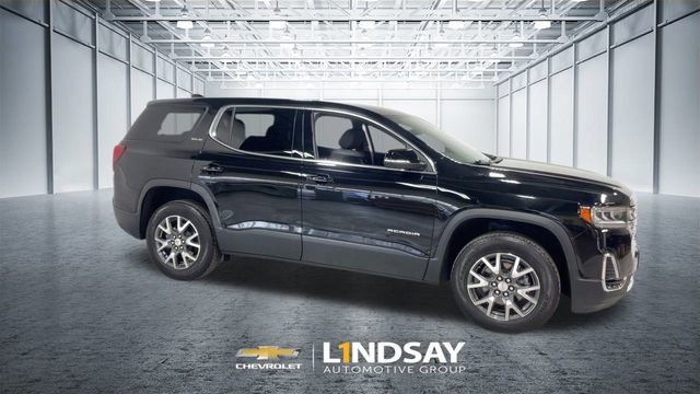 Used 2023 GMC Acadia SLE FWD image 3