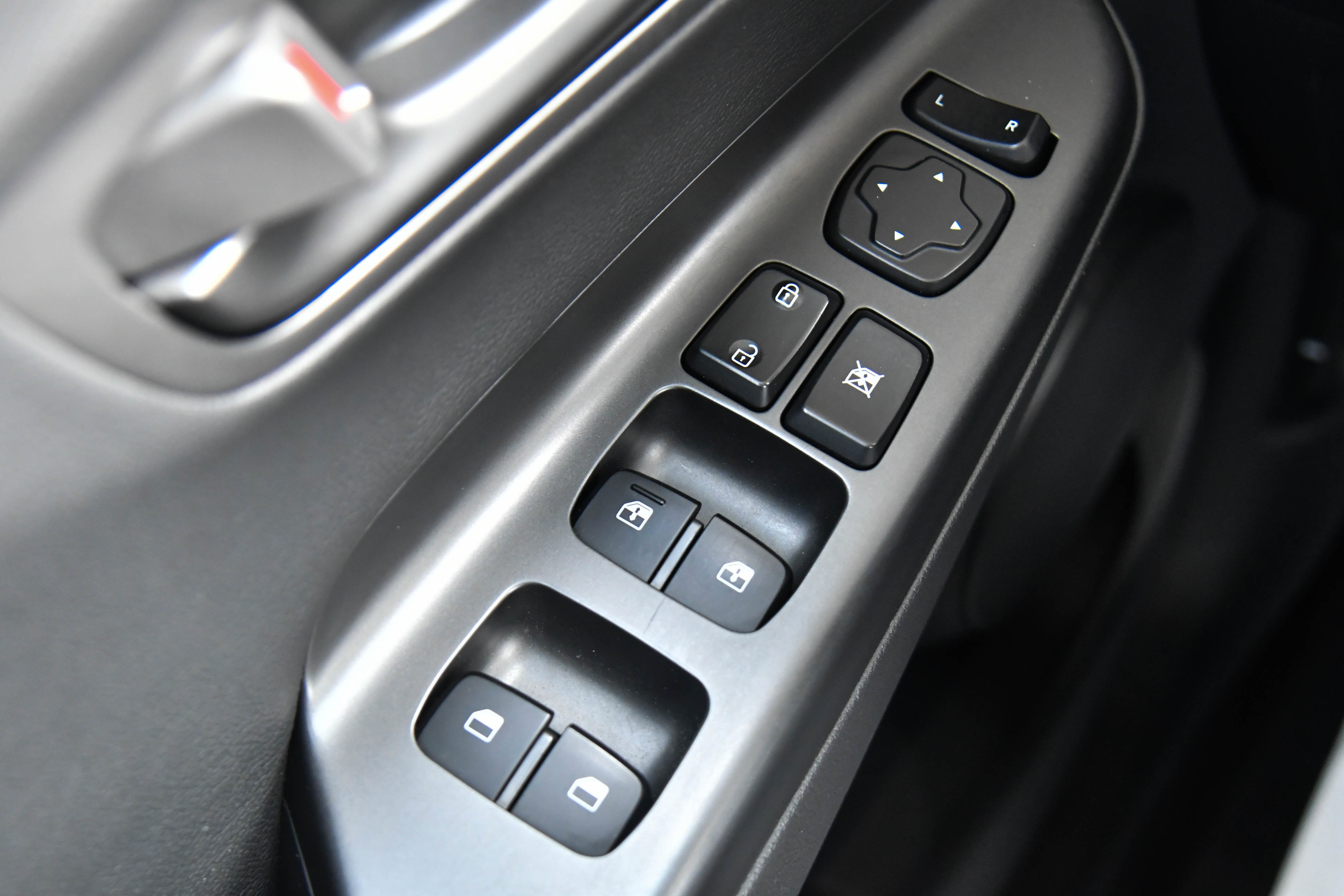 Used 2021 Hyundai Kona Limited image 33