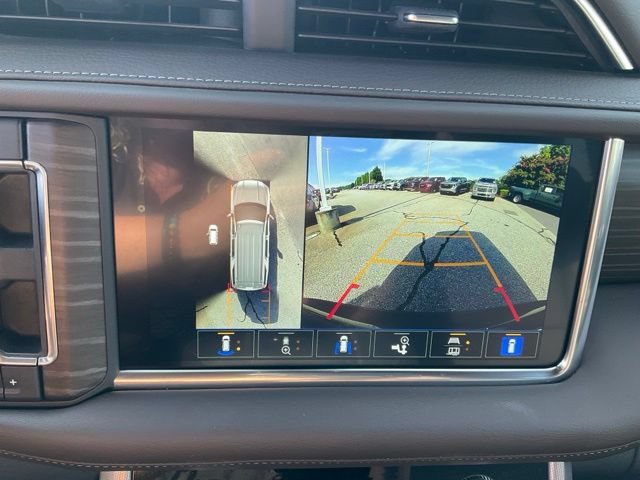 Used 2022 GMC Yukon Denali w/ Denali Premium Package AWD/4WD image 15