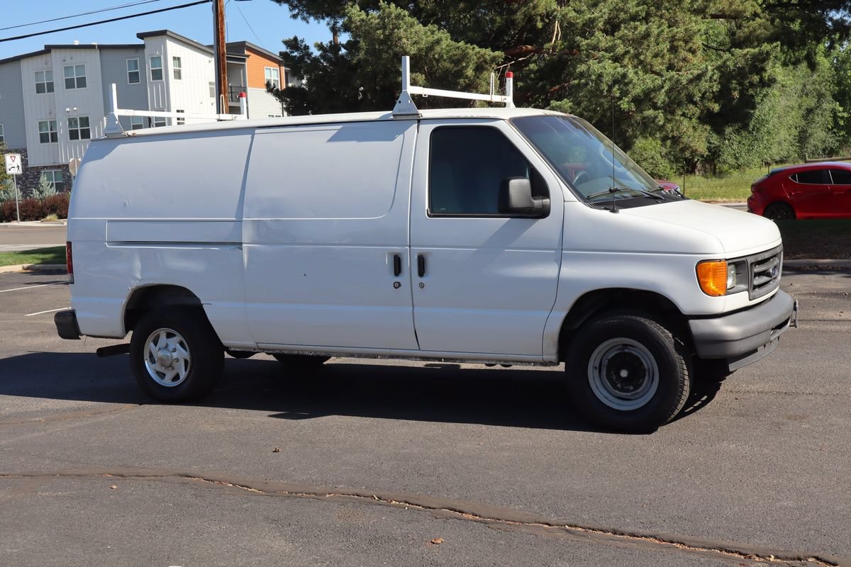 Used 2006 Ford E-250 and Econoline 250 RWD image 2