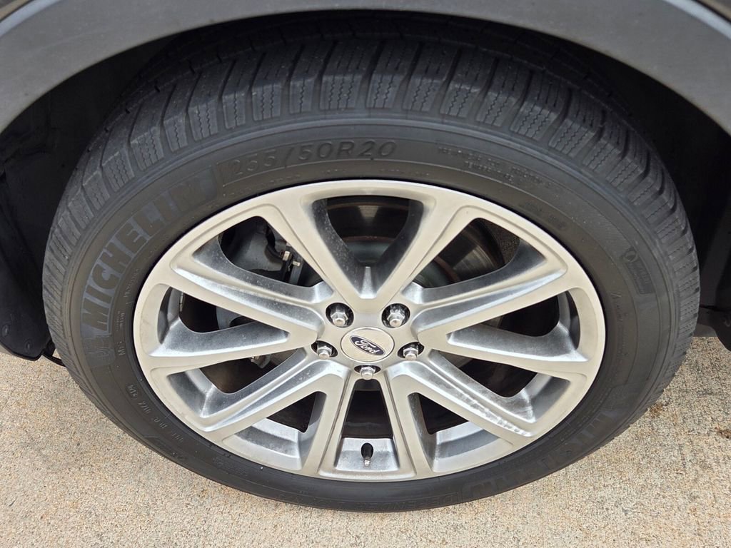 Used 2017 Ford Explorer Limited image 10