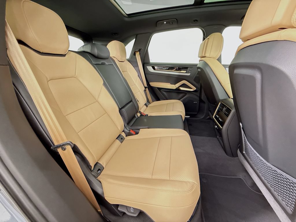 New 2026 Porsche Cayenne S AWD/4WD image 32