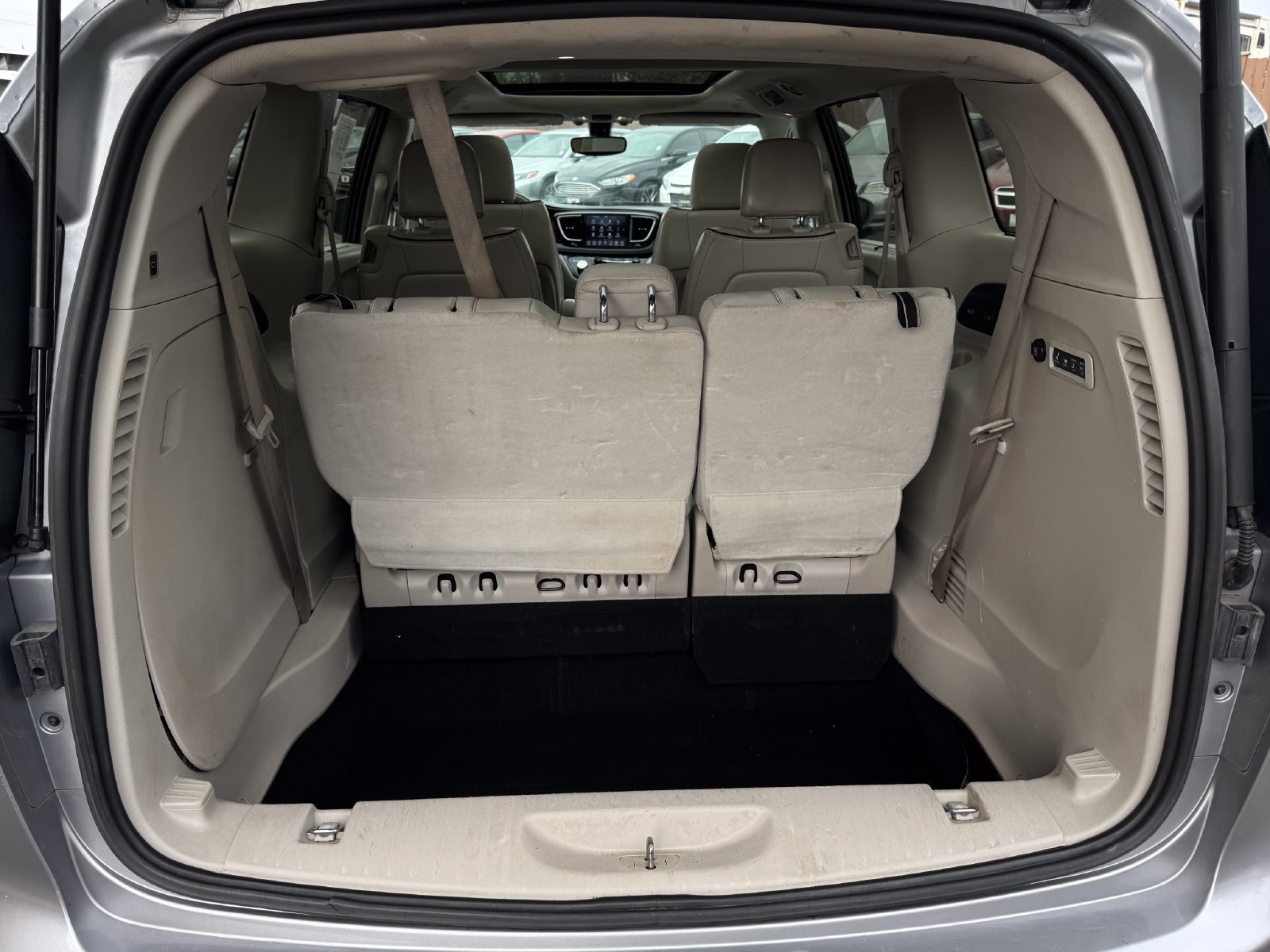 Used 2020 Chrysler Pacifica Limited FWD image 20