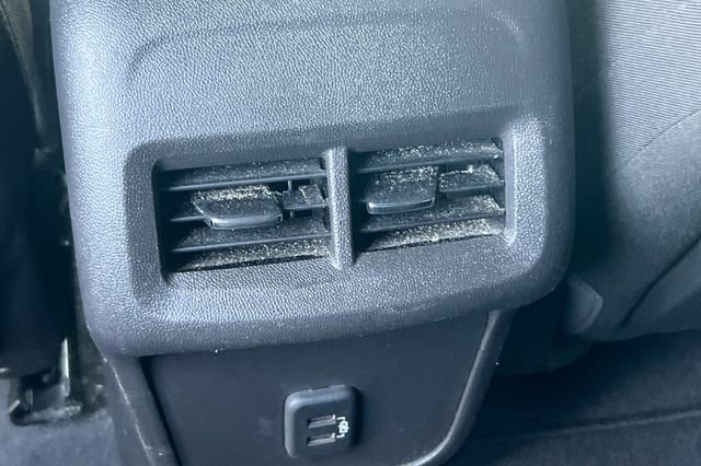 Used 2023 GMC Terrain SLE w/ Elevation Edition image 15