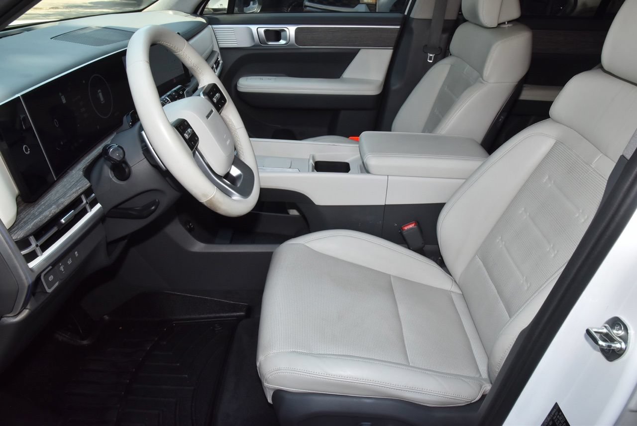 Used 2024 Hyundai Santa Fe Limited FWD image 13