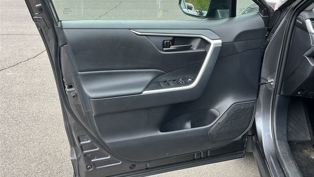 Certified 2025 Toyota RAV4 LE AWD/4WD image 9
