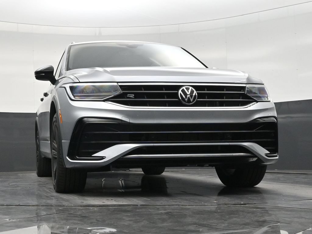 Used 2023 Volkswagen Tiguan SE R-Line FWD image 26