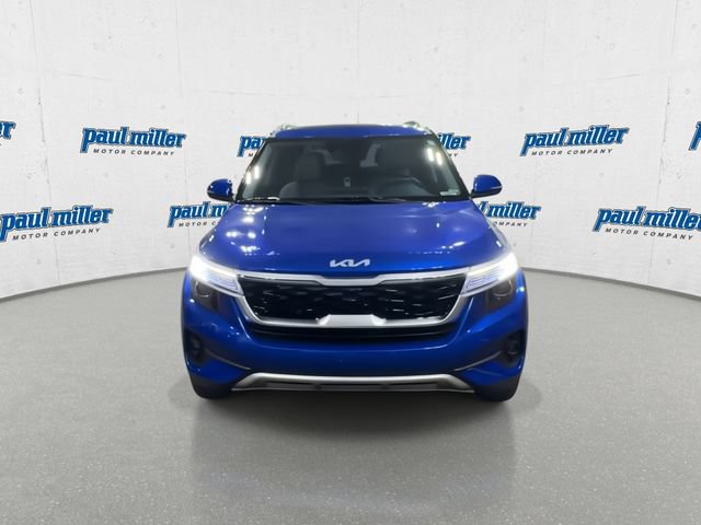 Used 2023 Kia Seltos EX AWD/4WD image 3