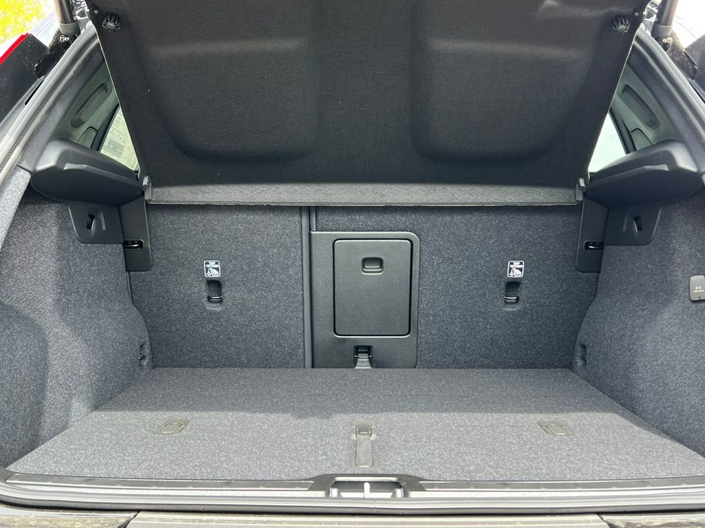 New 2026 Volvo XC40 B5 Ultra w/ Climate Package AWD/4WD image 35