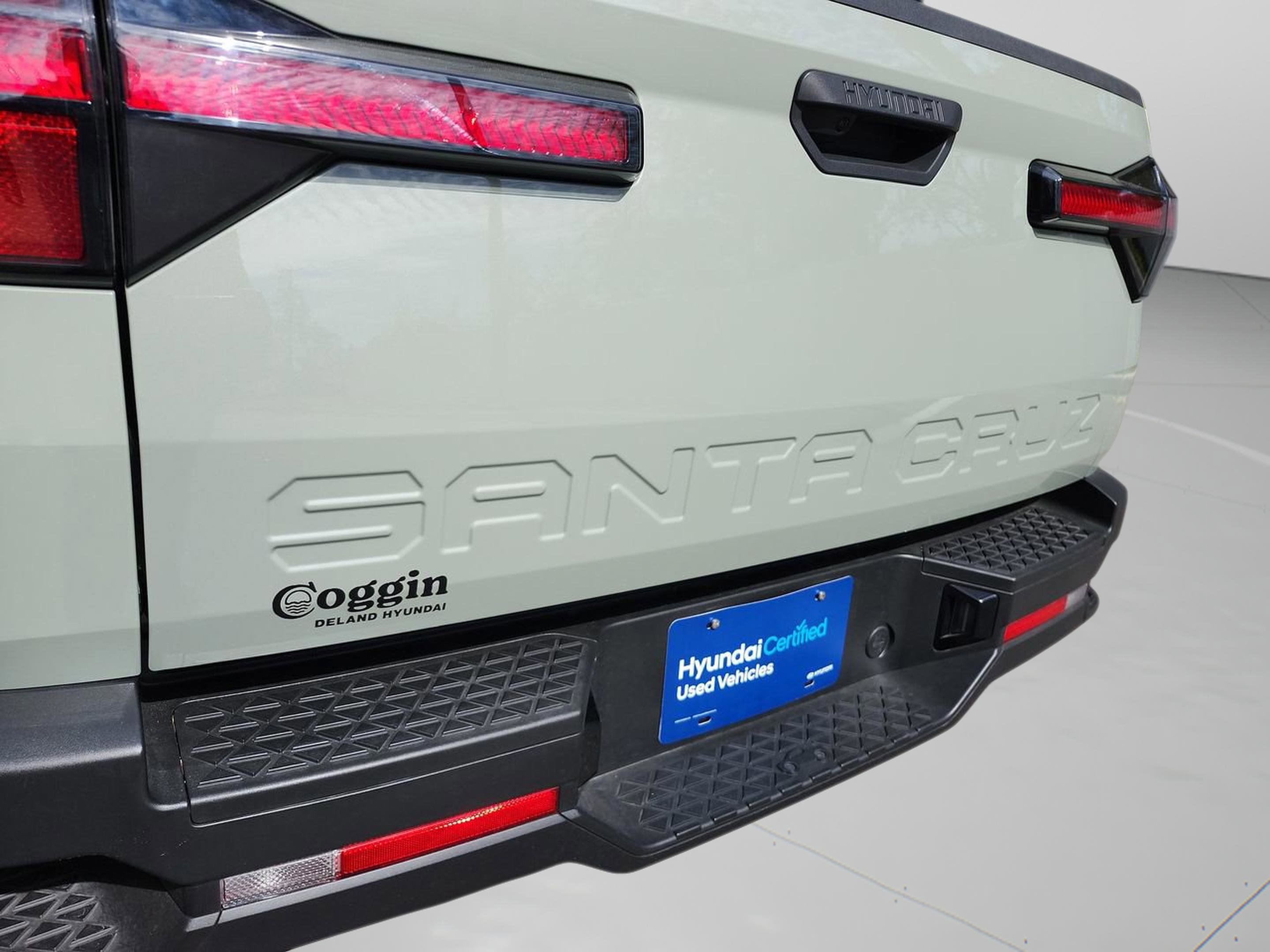Certified 2025 Hyundai Santa Cruz SE image 6