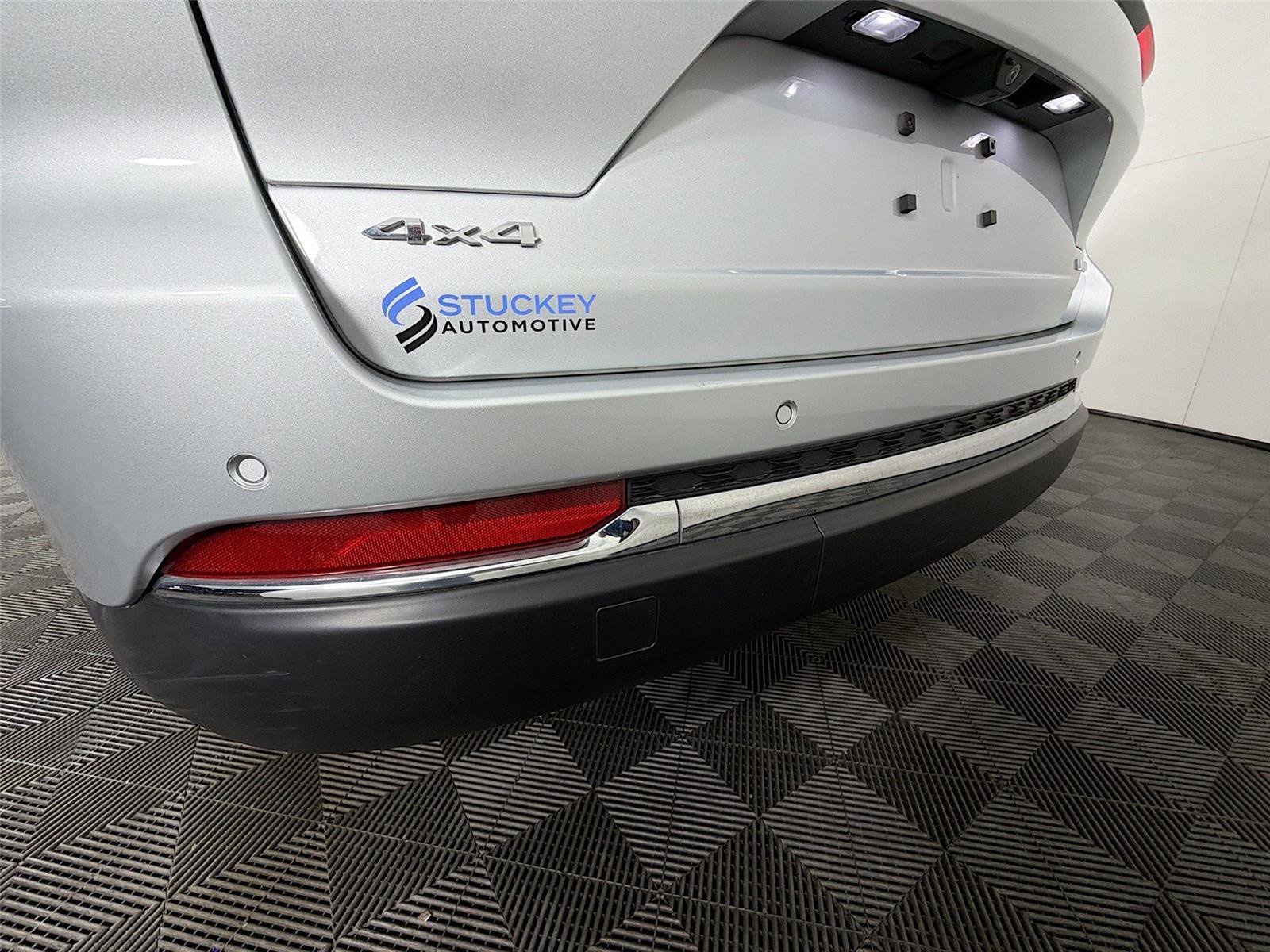 Used 2022 Jeep Grand Cherokee Limited w/ Luxury Tech Group II AWD/4WD image 33