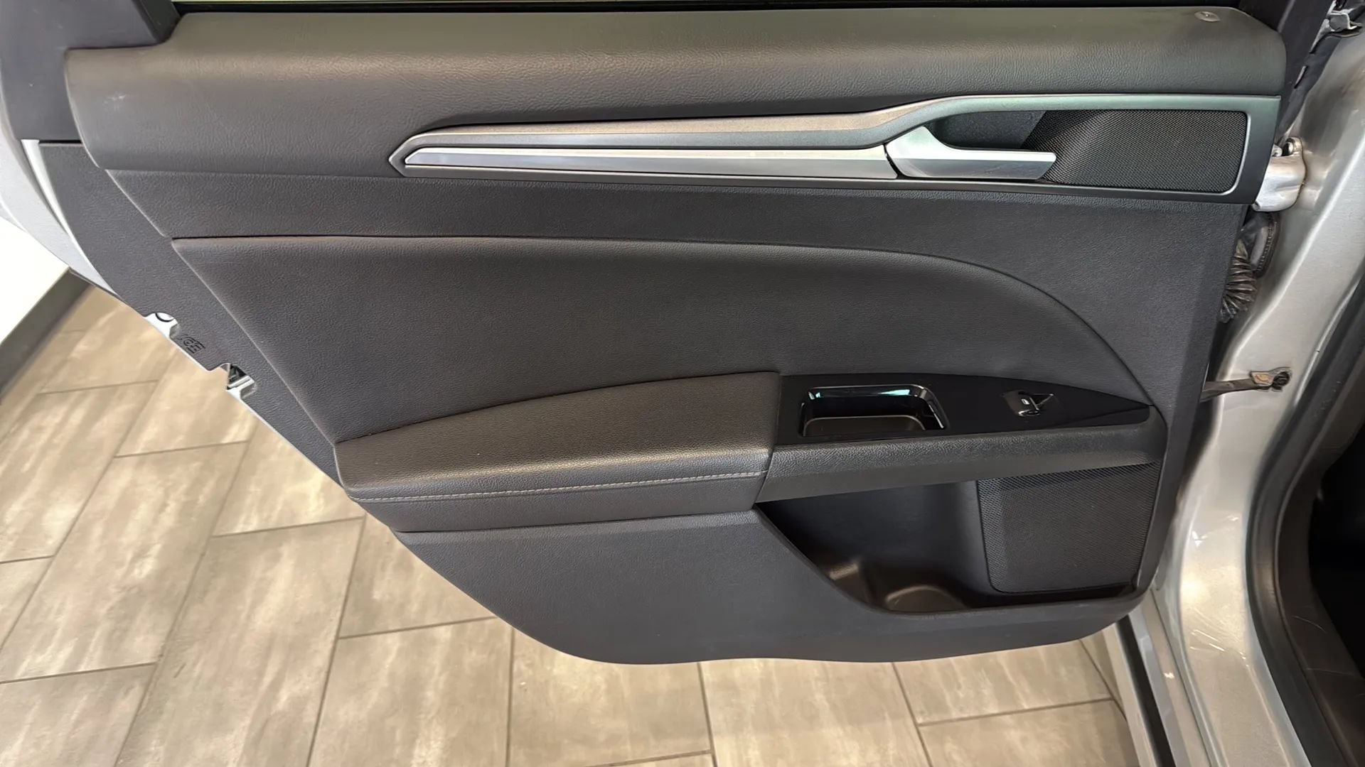 Used 2016 Ford Fusion Titanium AWD/4WD image 33