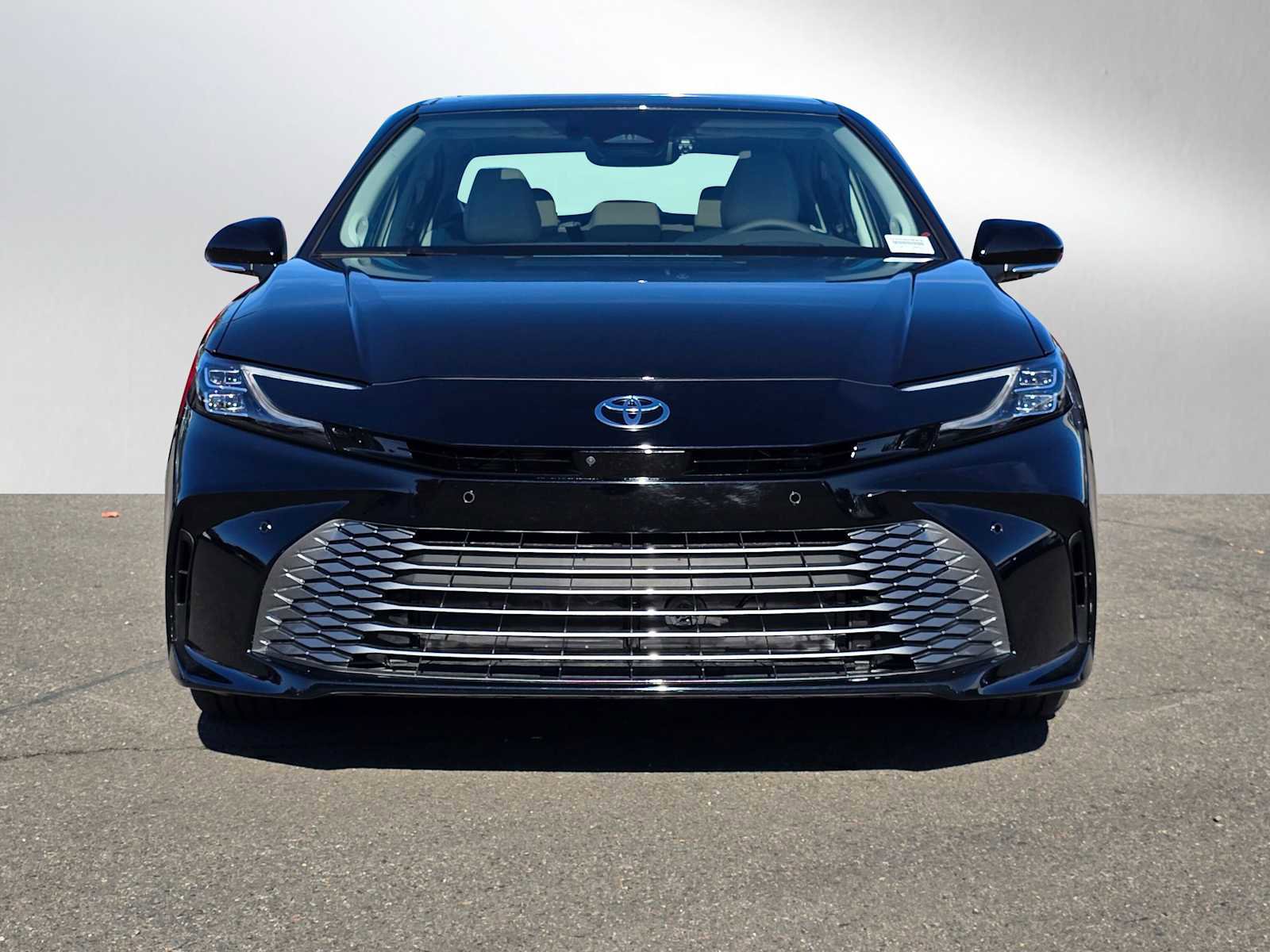 Used 2026 Toyota Camry XLE image 8