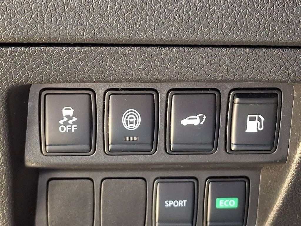 Used 2020 Nissan Rogue SV FWD image 26