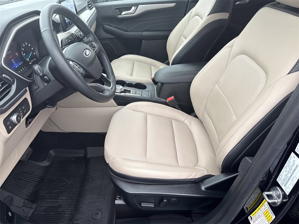 Used 2021 Ford Escape SEL w/ Class II Trailer Tow Package image 9