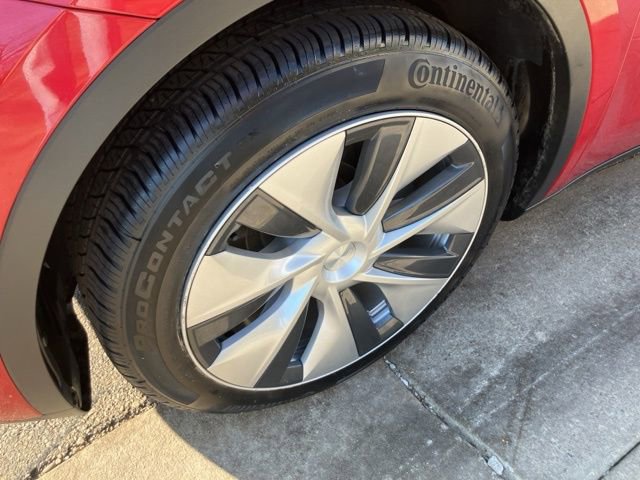 Used 2023 Tesla Model Y Long Range image 40