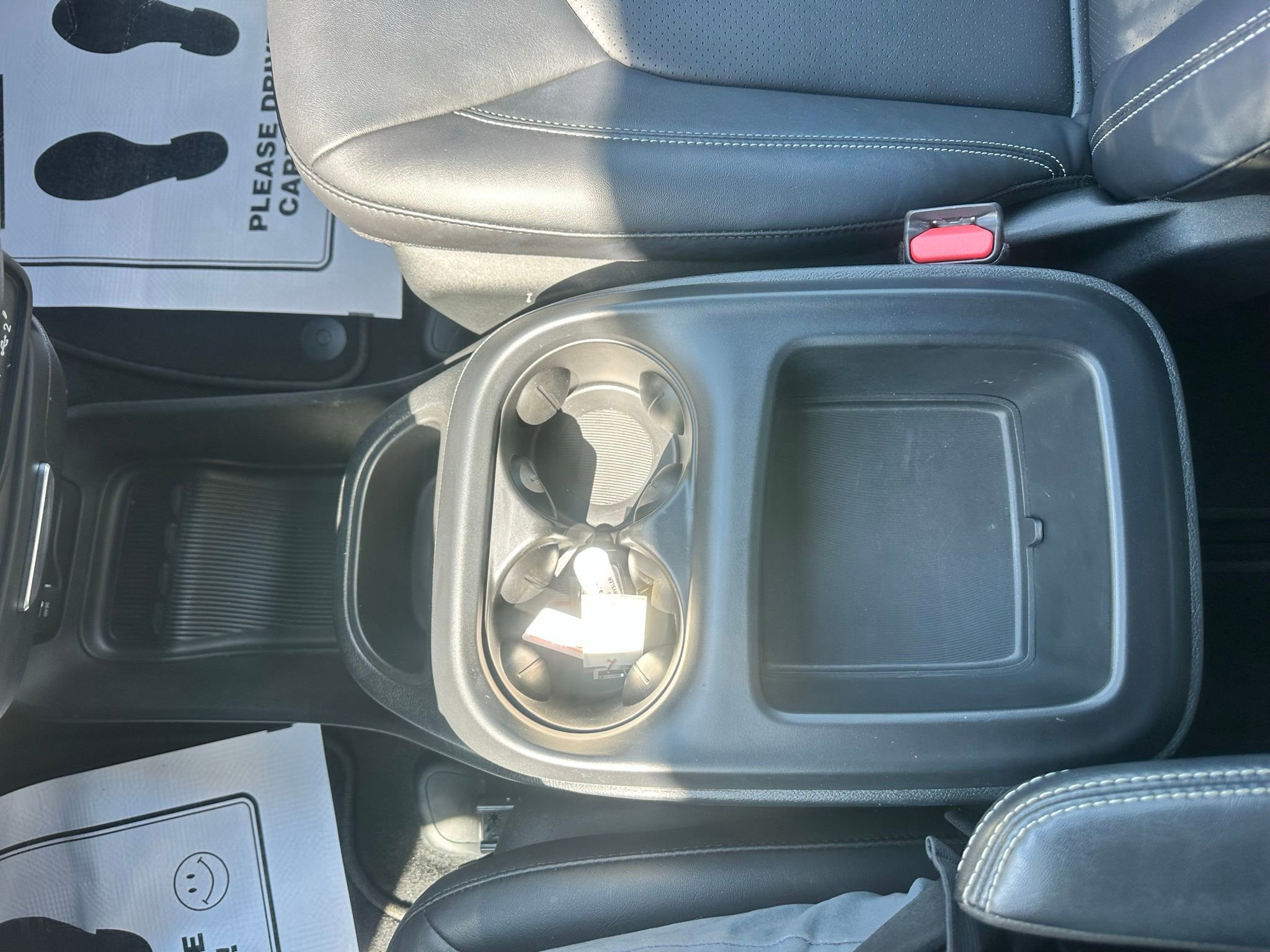 Used 2025 Chrysler Pacifica Select image 33