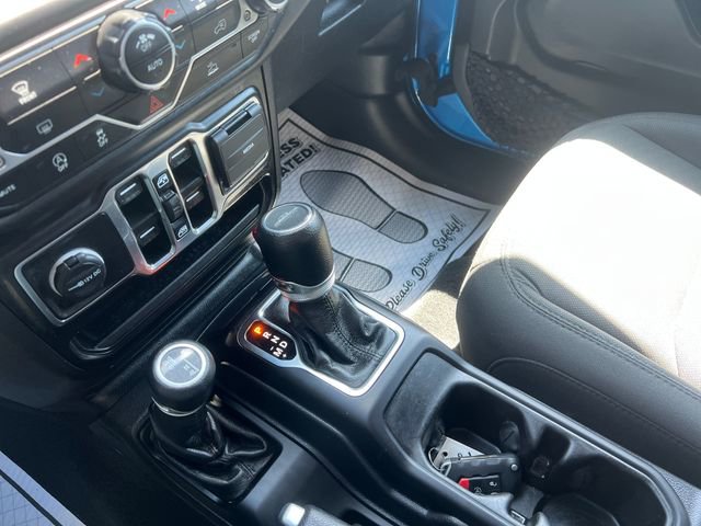 Used 2021 Jeep Gladiator Willys AWD/4WD image 17