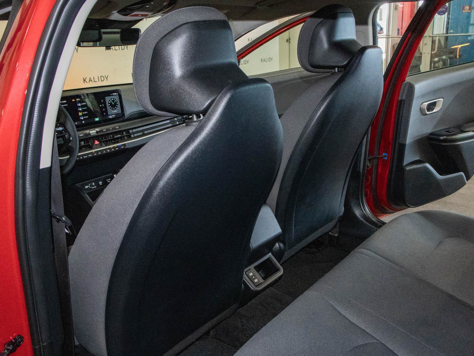 Used 2025 Kia K4 FWD image 9
