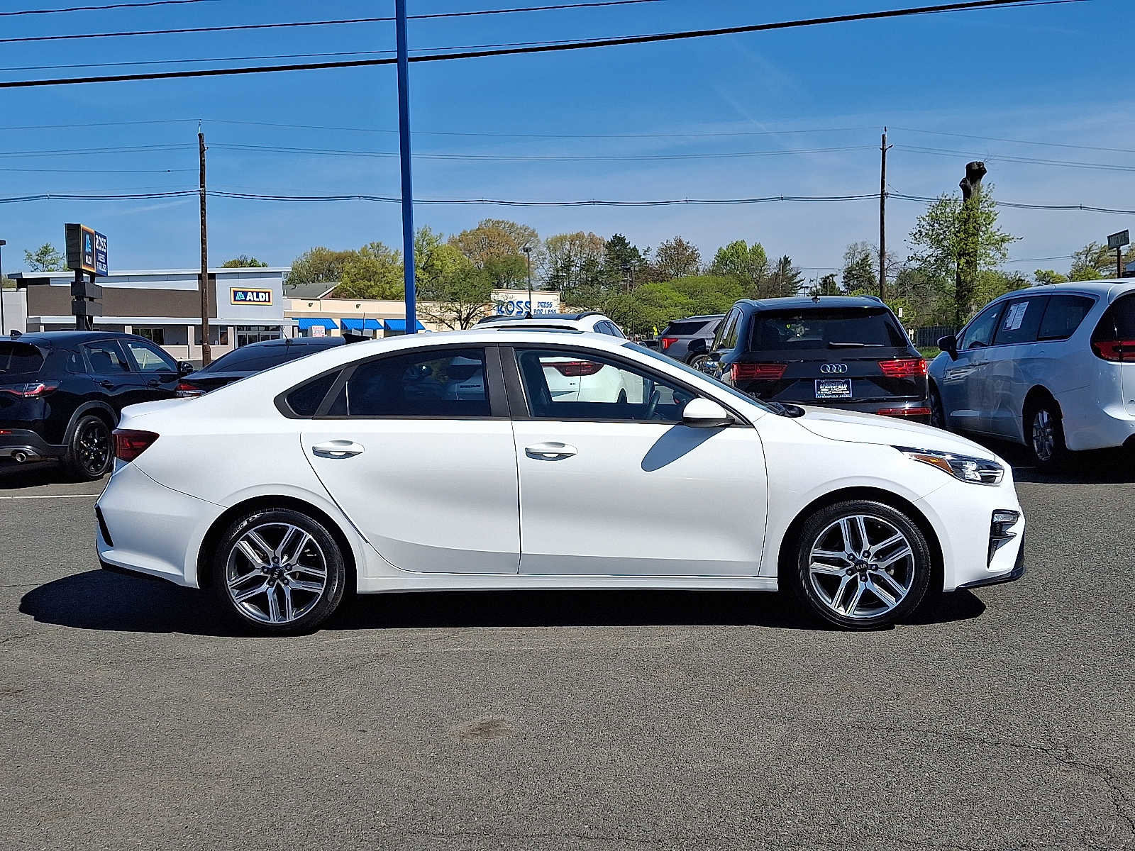 Used 2019 Kia Forte S w/ S Premium Package FWD image 8