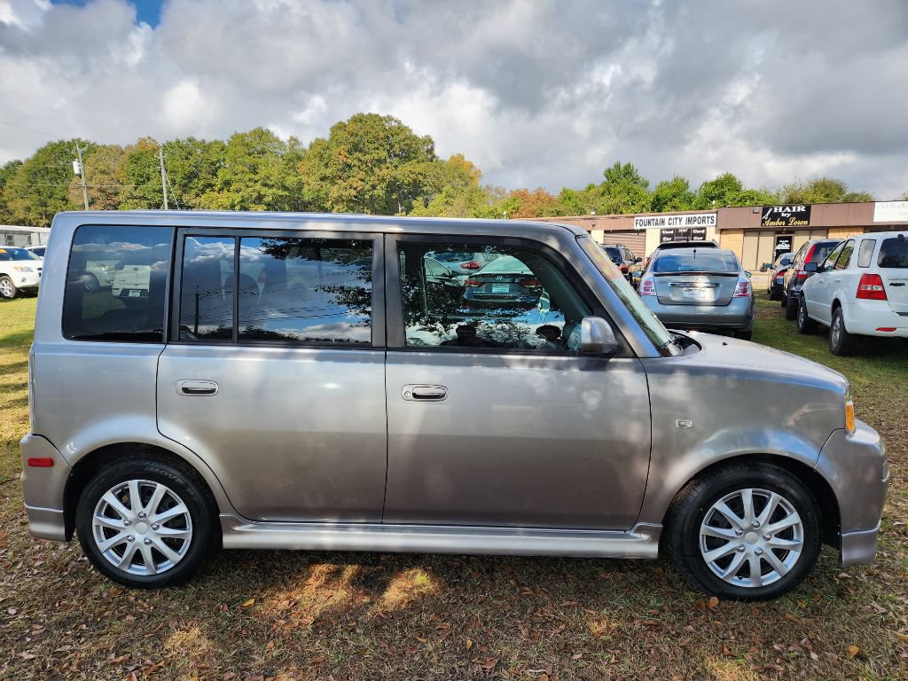 Used 2006 Scion xB FWD image 5