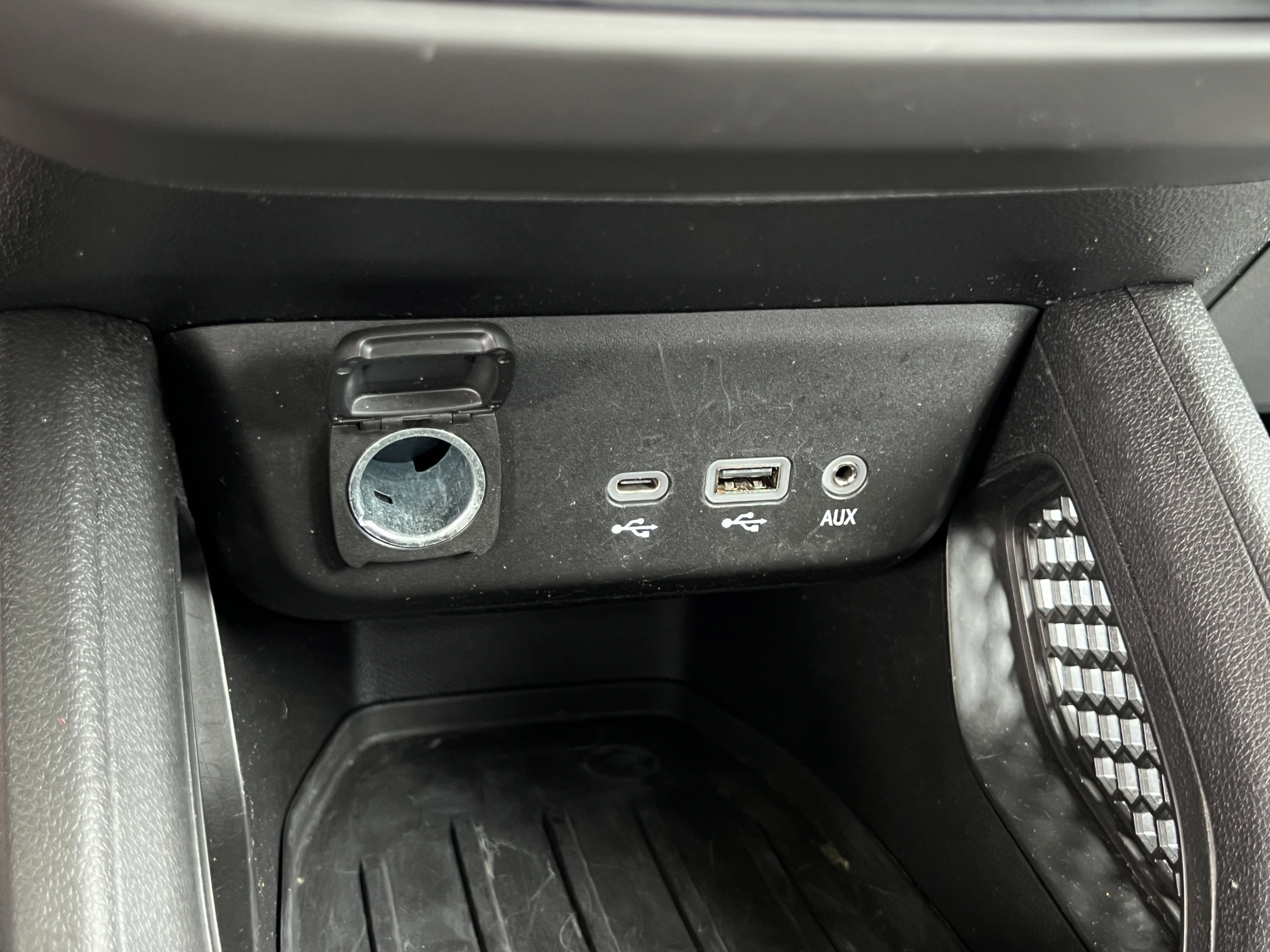 Used 2021 Chevrolet TrailBlazer LT w/ Convenience Package FWD image 19