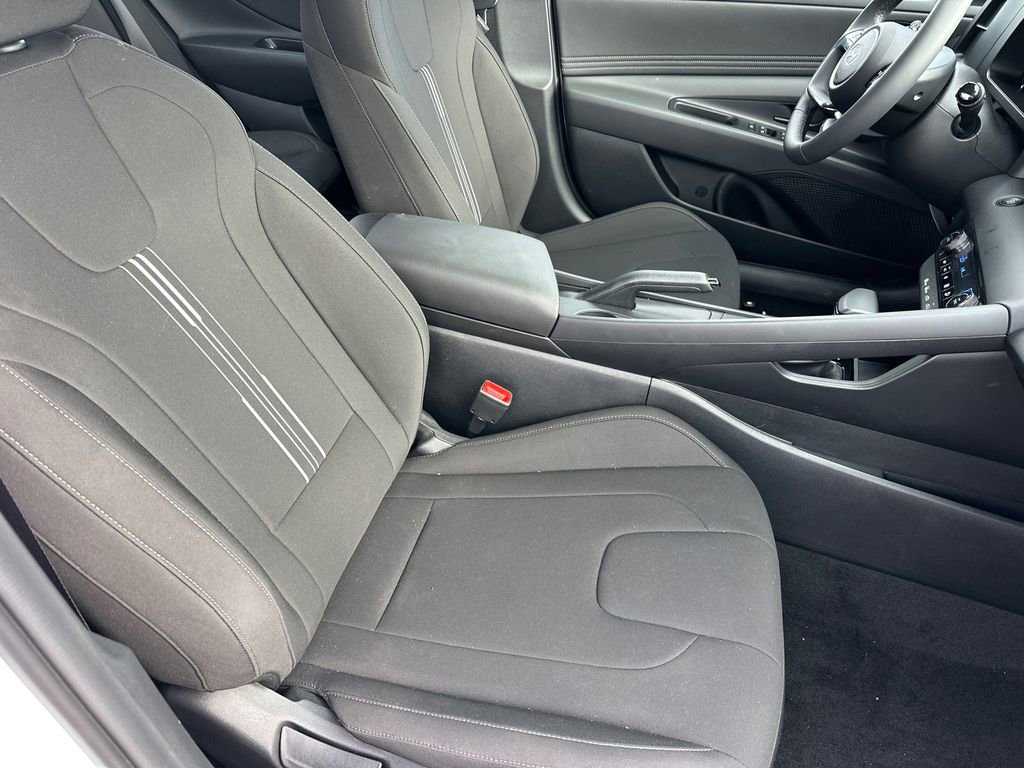 New 2025 Hyundai Elantra Sport image 13