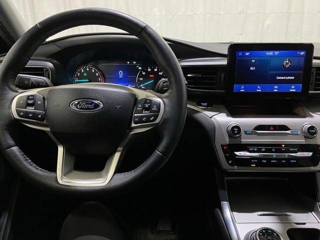 Used 2024 Ford Explorer XLT w/ Equipment Group 202A AWD/4WD image 23
