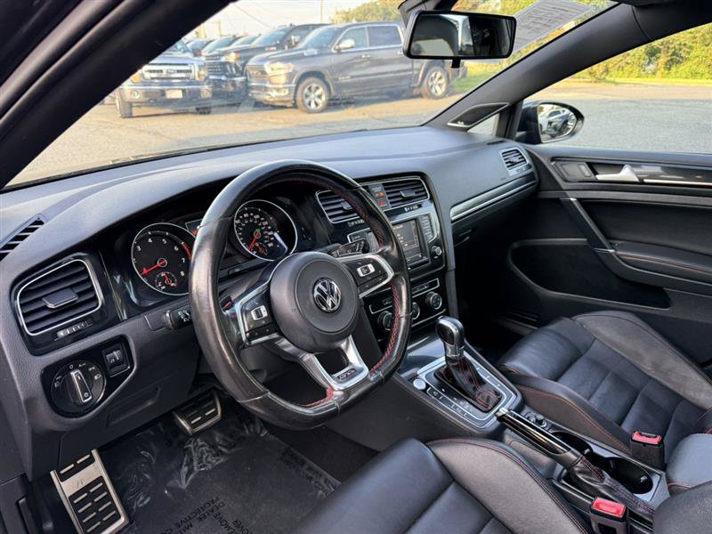 Used 2017 Volkswagen GTI SE FWD image 38