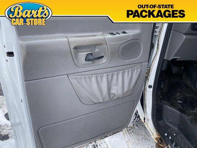 Used 2001 Ford E-250 and Econoline 250 RWD image 12