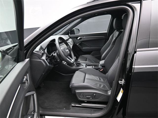 Certified 2025 Audi Q3 2.0T Premium w/ Convenience Package image 9