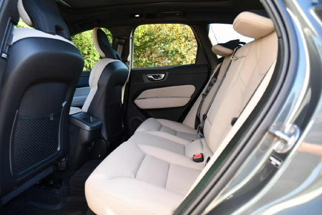 New 2027 Volvo XC60 B5 Core AWD/4WD image 16